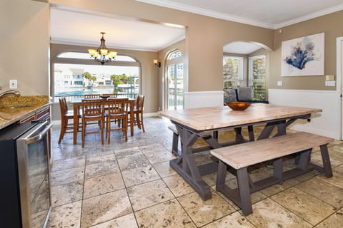 Sun N' Sea Sanctuary - Dining Areas