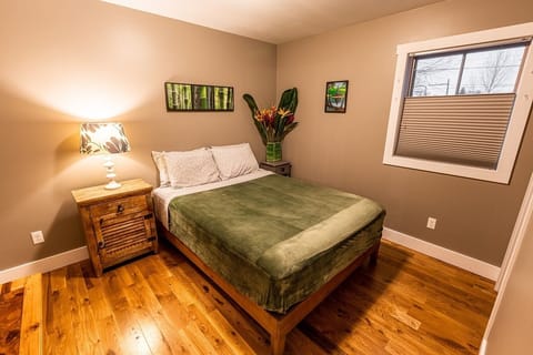 Bedroom 2 with queen-sized bed