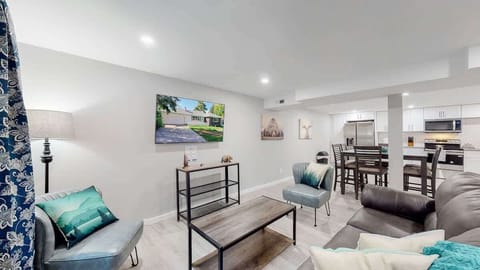 Cozy Open-Concept Living Space with Modern Touches