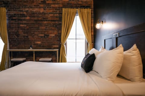 Luxury Room | Premium bedding, down comforters, individually decorated