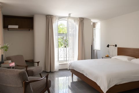Deluxe Suite, Balcony, Mountain View | Premium bedding, pillowtop beds, minibar, individually decorated