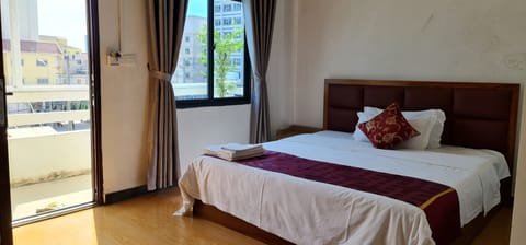 Economy Single Room, 1 King Bed, Garden View, Mountainside | Premium bedding, memory foam beds, individually furnished, desk