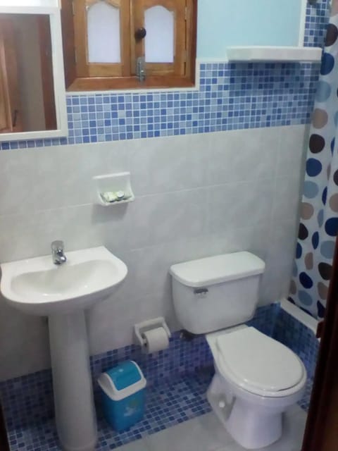 Comfort Double Room | Bathroom | Shower, rainfall showerhead, towels, soap