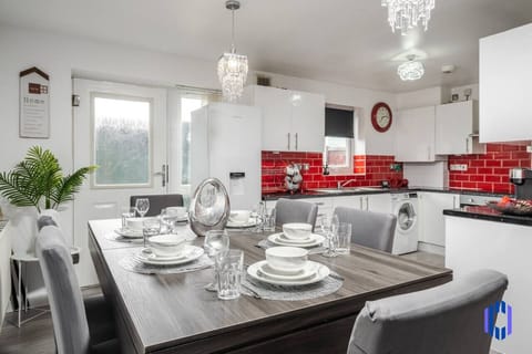 Kitchen/diner. Fully equipped with cooking equipment perfect for families. Appliances such as washer, fridge freezer, microwave, oven are free and available for your use. - Pool table available for relaxation