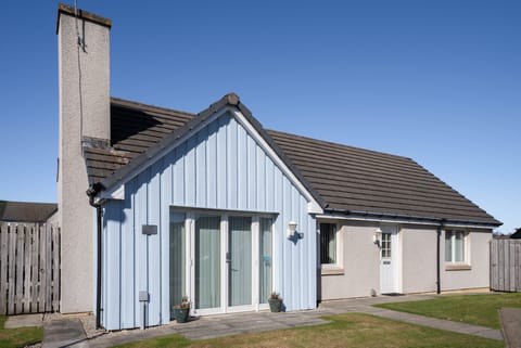 Heather Cottage from the driveway