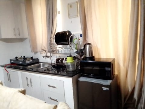 Apartment | Private kitchen | Fridge, microwave, oven, electric kettle