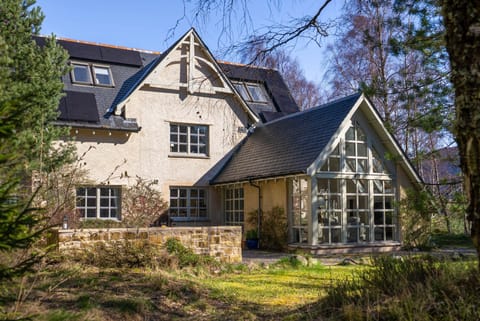 Glenfeshie House BBQ and outside table