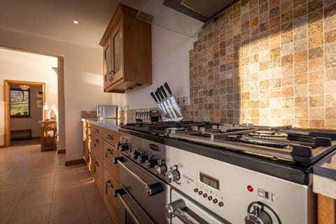 A93e80dc 2655 47f2 b170 82b2968dc525