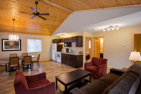 Cabin, 3 Bedrooms, Kitchen | Living room | Fireplace