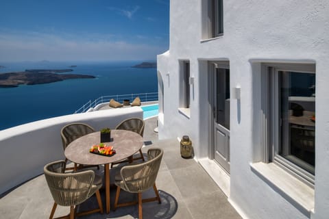 Grand Suite with private pool | Balcony