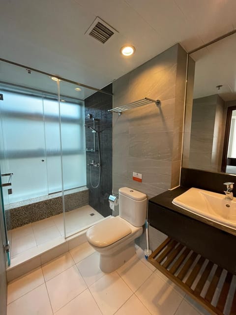 Business Apartment | Bathroom