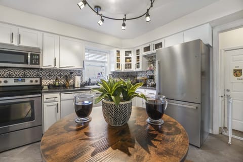 Pub table in the kitchen to have a morning coffee or keep the cooks company :)