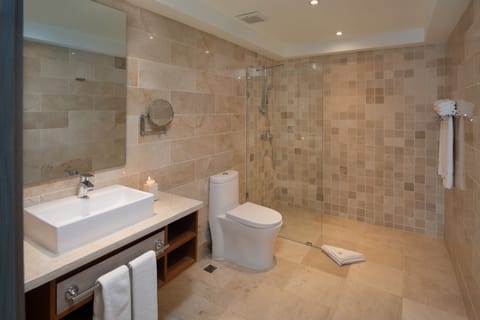Luxury Penthouse Suite | Bathroom | Hair dryer, towels, soap, shampoo