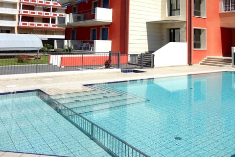 Holiday Home Swimming Pool