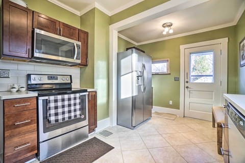 House (3 Bedrooms) | Private kitchen | Microwave, oven, stovetop, dishwasher