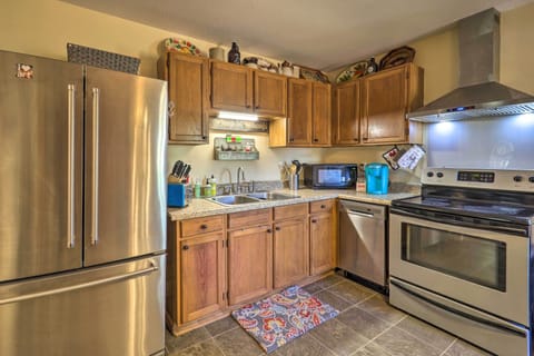 House (2 Bedrooms) | Private kitchen | Microwave, oven, stovetop, dishwasher