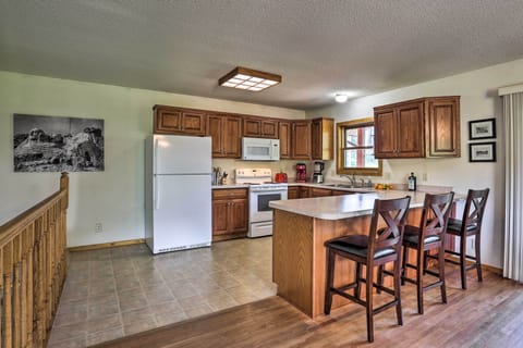 House (3 Bedrooms) | Private kitchen | Microwave, oven, stovetop, dishwasher