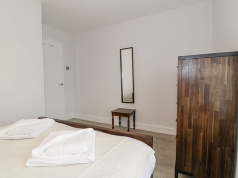 Cottage | 4 bedrooms, individually decorated, individually furnished, free WiFi