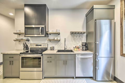 Apartment (1 Bedroom) | Private kitchen | Microwave, oven, stovetop, dishwasher