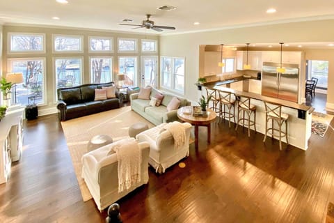 House (5 Bedrooms) | Interior