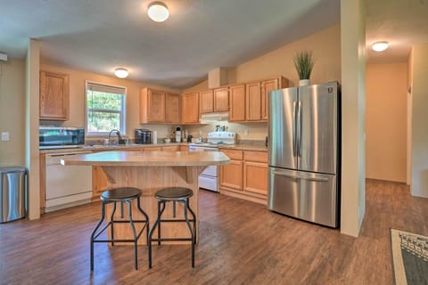 House (3 Bedrooms) | Private kitchen | Microwave, oven, stovetop, dishwasher