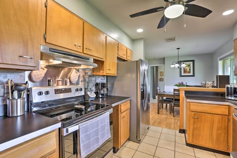 House (2 Bedrooms) | Private kitchen | Microwave, oven, stovetop, dishwasher