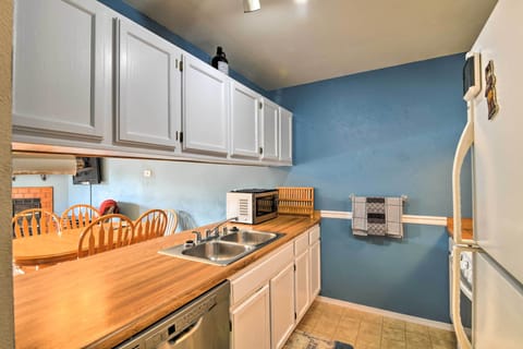 House (2 Bedrooms) | Private kitchen | Microwave, oven, stovetop, dishwasher