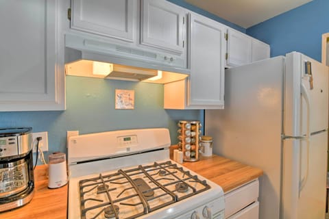 House (2 Bedrooms) | Private kitchen | Microwave, oven, stovetop, dishwasher