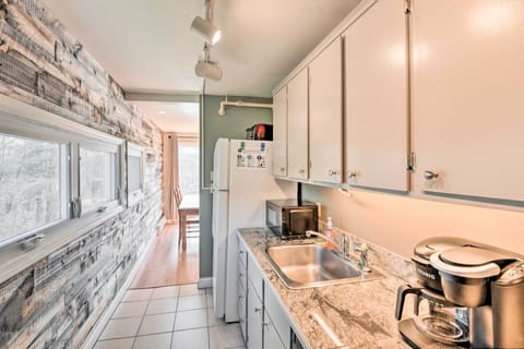 Apartment (3 Bedrooms) | Private kitchen | Microwave, oven, stovetop, dishwasher