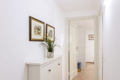 Superior Apartment | In-room safe, desk, iron/ironing board, free WiFi