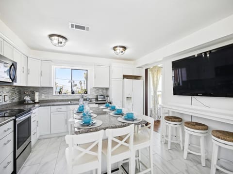 House (3 Bedrooms) | Property amenity