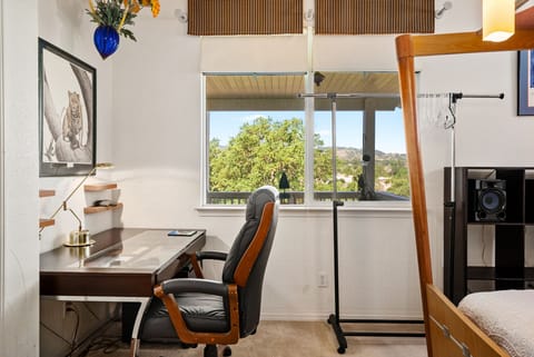 dedicated workspace in primary suite