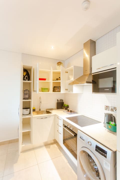 Premium Apartment, 1 Bedroom | Private kitchen | Full-size fridge, microwave, oven, stovetop