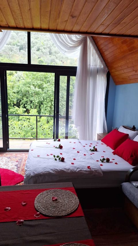 Deluxe Bungalow, Garden View | Free WiFi, bed sheets