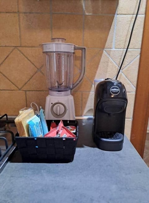 Frullatore,macchina caffè,piccolo kit di benvenuto