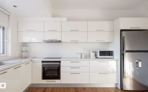 Minimal Kitchen villa I