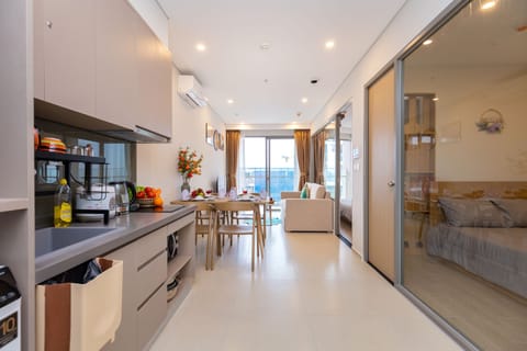 Deluxe Apartment | Private kitchen | Mini-fridge, microwave, stovetop, rice cooker