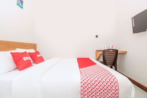 Deluxe Room | Laptop workspace, free WiFi, bed sheets