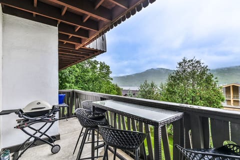 Panoramic Condo, 2 Bedrooms (Unit 414 - Pet Friendly) | Terrace/patio