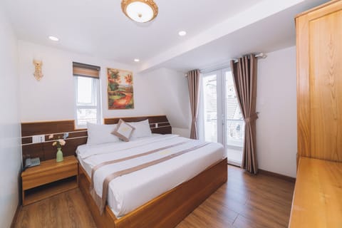 Luxury Double Room | Premium bedding, down comforters, Select Comfort beds, desk