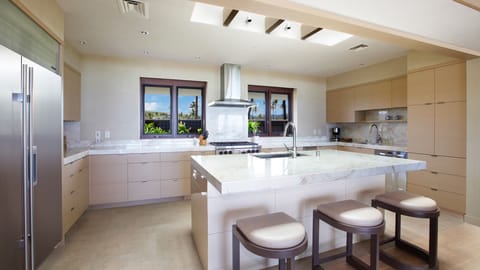 Nanea - Kitchen & Breakfast Bar - Parrish Kauai