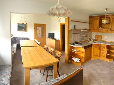 House | Private kitchen | Electric kettle, toaster, highchair