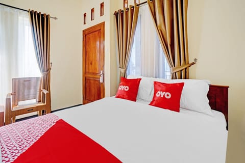 Deluxe Double Room | Free WiFi, bed sheets