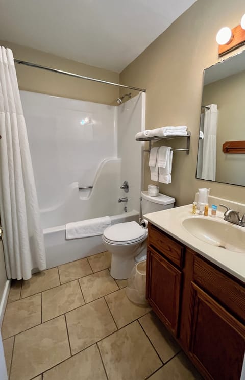 Deluxe Suite, 2 Bedrooms, Non Smoking, Ocean View | Bathroom | Combined shower/tub, hair dryer, towels, soap