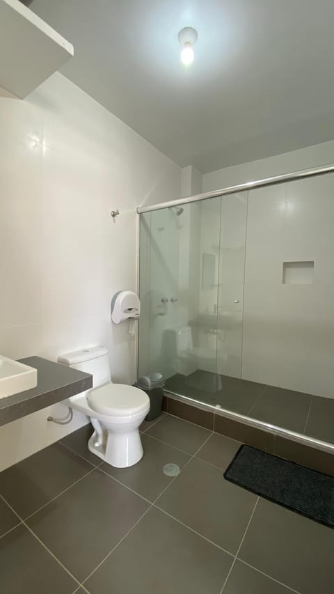 Standard Quadruple Room | Bathroom | Shower, towels