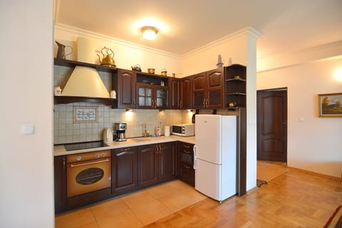 Apartment, 2 Bedrooms ( Radowid 27) | Private kitchenette | Fridge, stovetop, coffee/tea maker, electric kettle