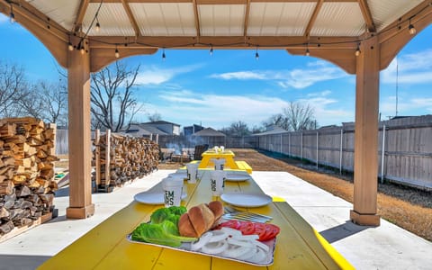 Enjoy a good meal in the shade or by the fire with family and friends!