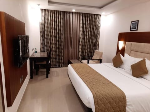 Executive Room | Premium bedding, individually furnished, desk, free WiFi