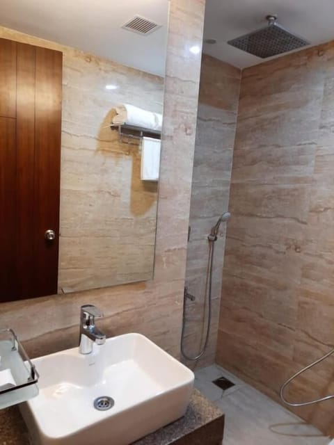 Superior Double Room | Bathroom