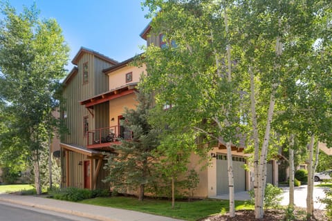 Majestic Valley Retreat